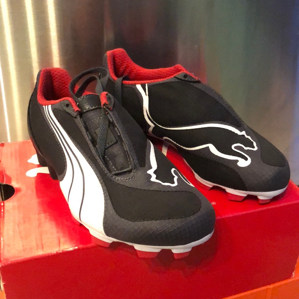 Puma Soccer Cleats Junior Size 1.5 New In Box!